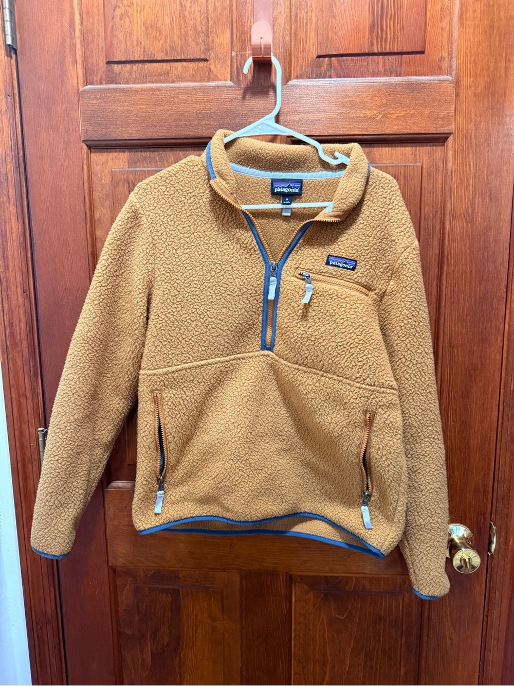 Patagonia Camel Colored Fleece Pullover - Cozy Sherpa Jacket